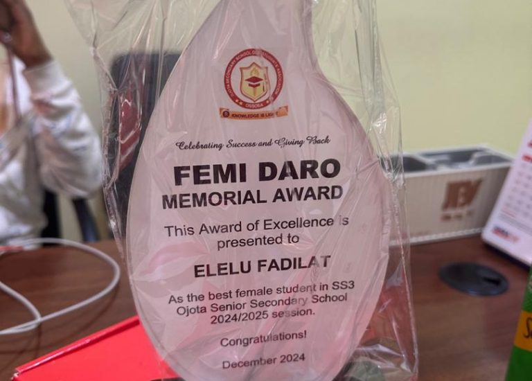 plaque best student 2024